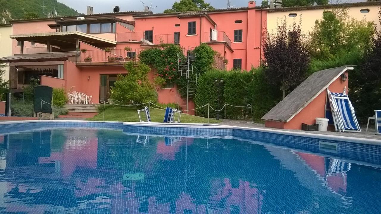 Albergo Montenerone Piobbico エクステリア 写真
